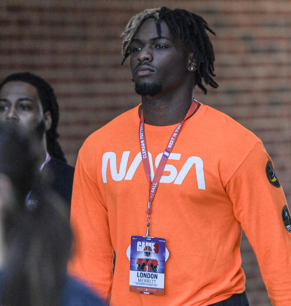 London Merritt, 2025 UA All-American, #5 DE from Woodward Academy, Georgia, before the Florida State University game Sep 23, 2023; Clemson, South Carolina, USA; at Memorial Stadium.