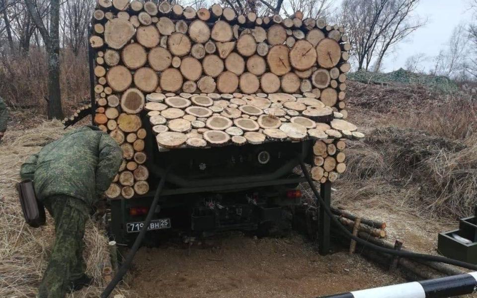Log slats are used to disguise a Russian fuel truck - Andriy Tsaplienko