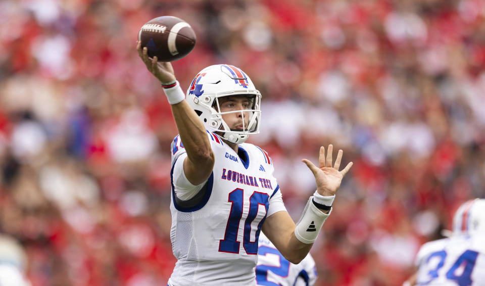 Louisiana Tech quarterback Jack Turner (10) passes the ball against Nebraska during the first half of an NCAA college football game Saturday, Sept. 23, 2023, in Lincoln, Neb. (AP Photo/Rebecca S. Gratz)