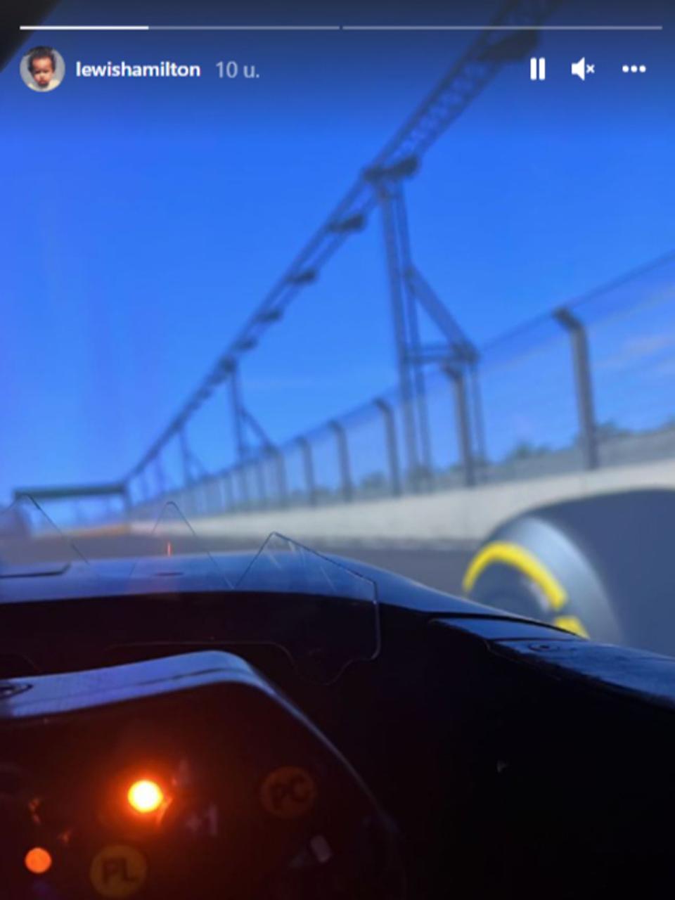 Lewis Hamilton prepares for the Saudi GP in the simulator (Instagram/lewishamilton)