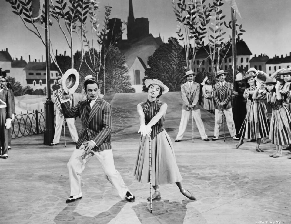 Gene Kelly dances with Leslie Caron in "An American in Paris" (1951)