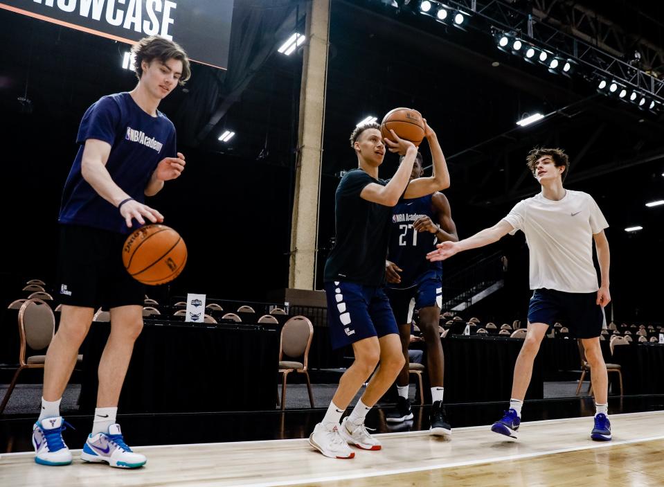 Josh Giddey and Dyson Daniels were teammates at the NBA Global Academy.