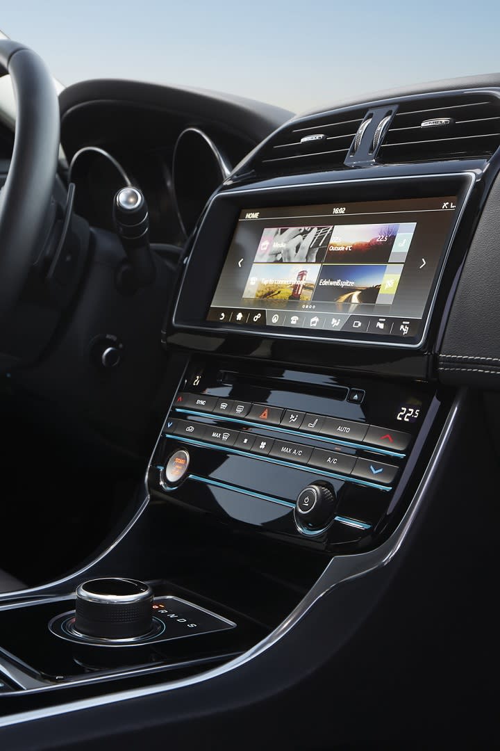 2017 Jaguar XE AWD infotainment and climate control system photo