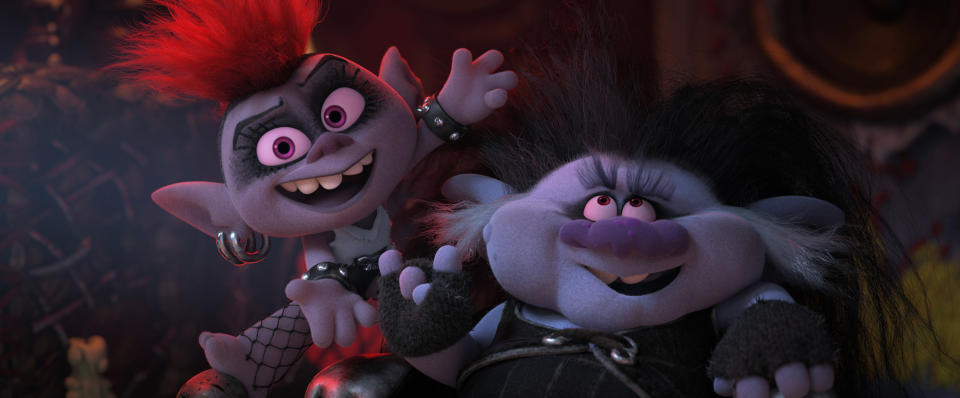 Barb (con la voz en español de María José) y el rey Thrash (con la voz de Ozzy Osbourne en inglés) en una escena de "Trolls World Tour" en una imagen proporcionada por DreamWorks Animation. La película animada se estrena en México el 24 de septiembre de 2020. (DreamWorks Animation via AP)