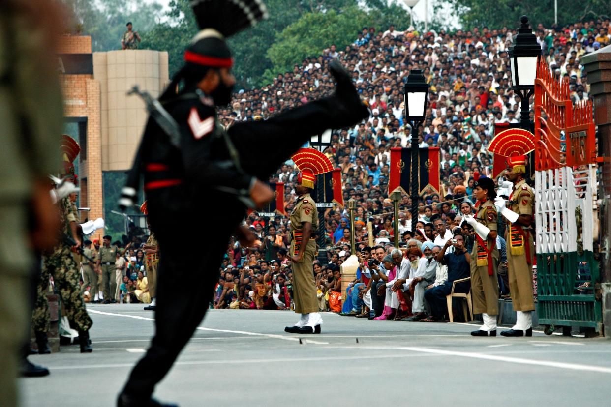 Pakistani and Indian soldiers march off against one and other at the Wagah Border - © ZUMA Press Inc / Alamy Stock Photo
