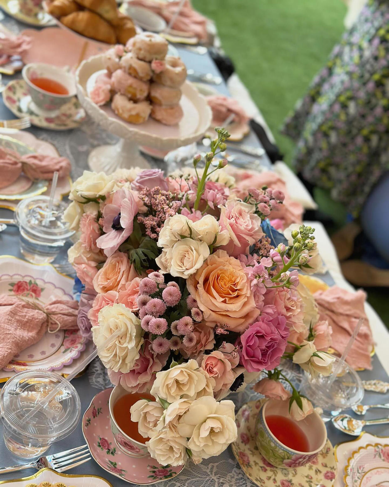 Has your daughter ever been to a tea party this elegant? (@hilaryduff via Instagram )