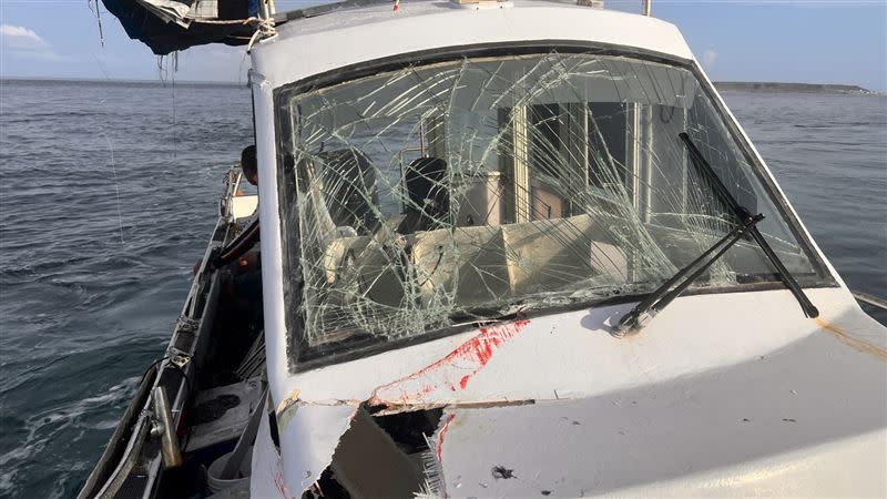 澎湖桶盤東北海域，昨天（24日）下午發生漁船與快艇擦撞事故。（圖／翻攝畫面）