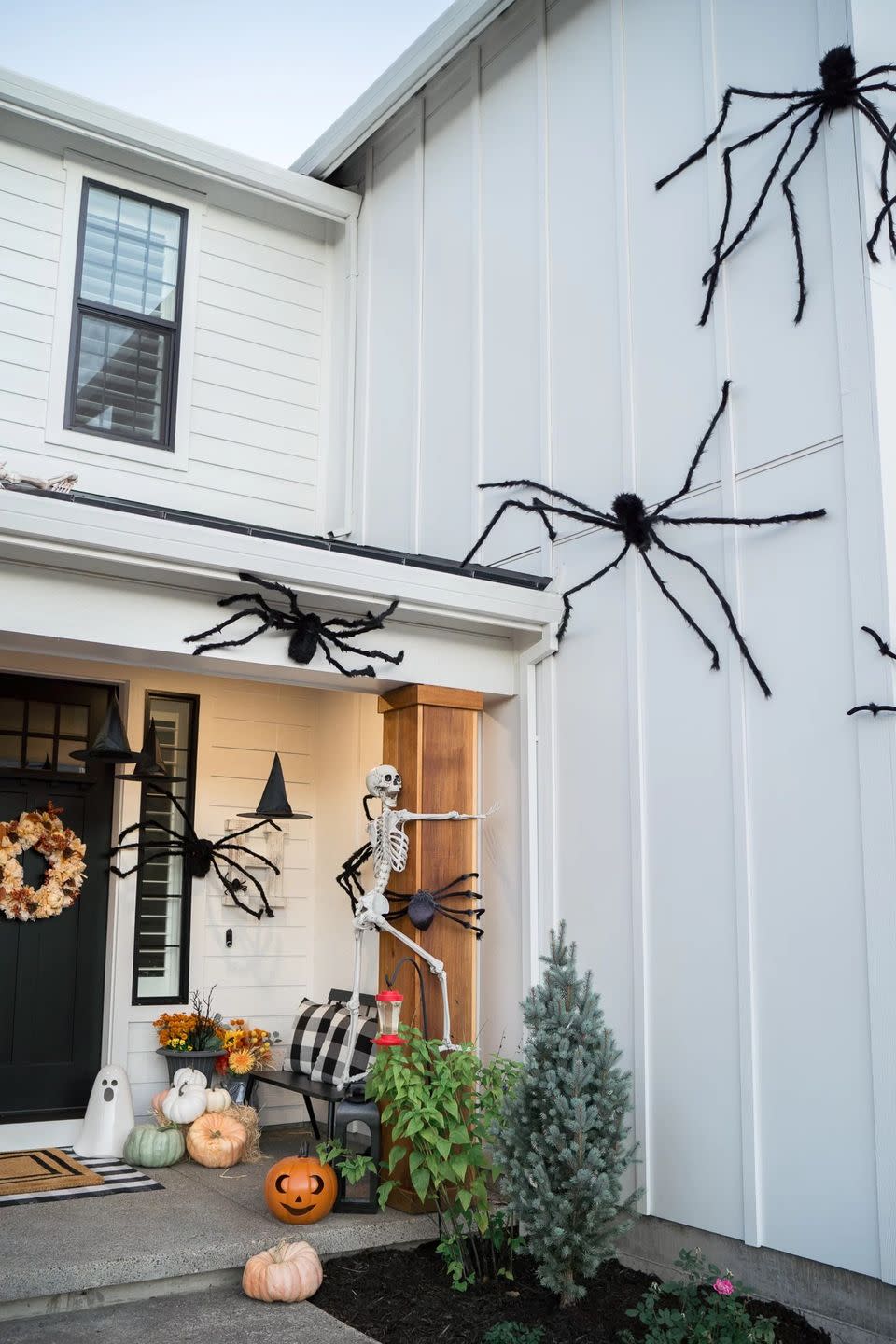 spider halloween decor
