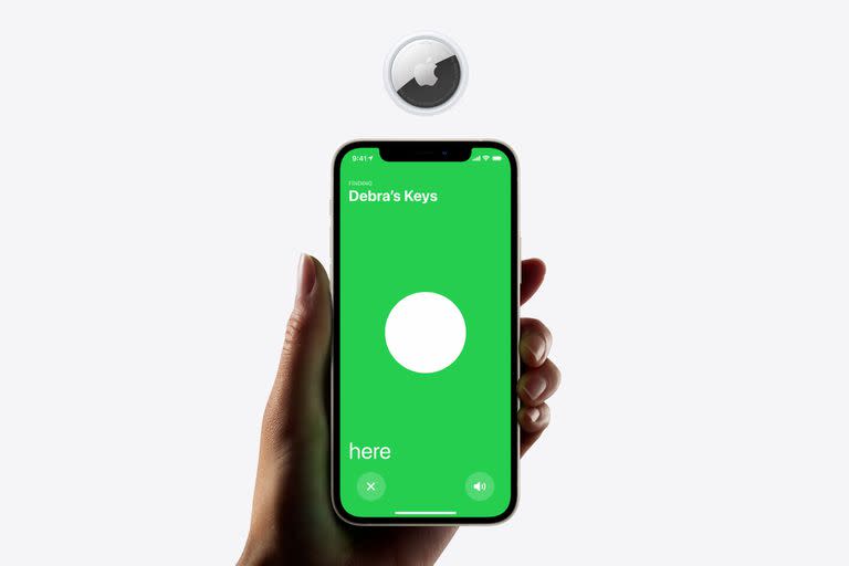 Los llaveros conectados AirTag incluyen el chip U1 de Apple, equipados con la  tecnología de banda ultraancha (UWB) que permiten realizar una búsqueda de precisión con el iPhone 11 y iPhone 12