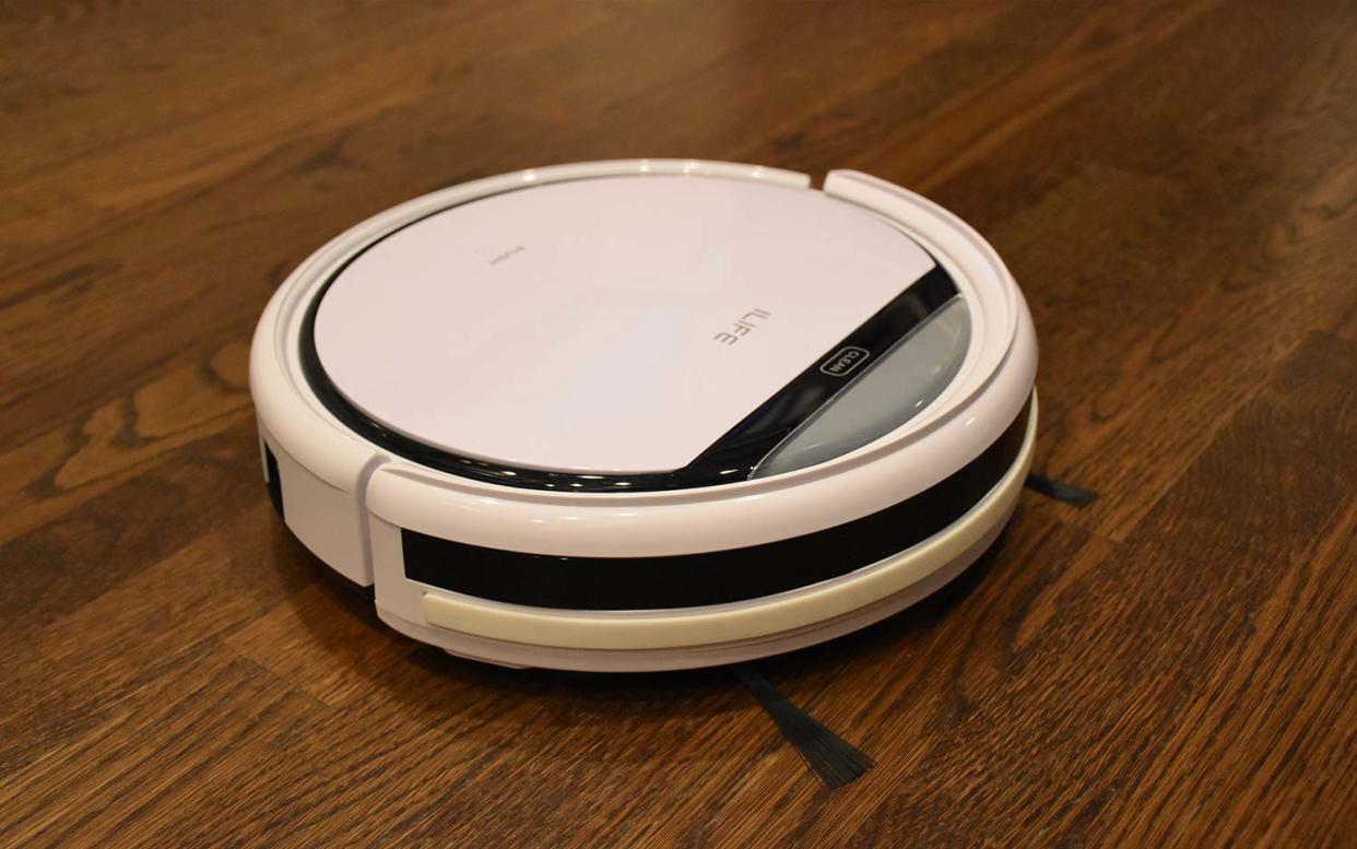  ILife V3s Pro Robot Vacuum Review. 