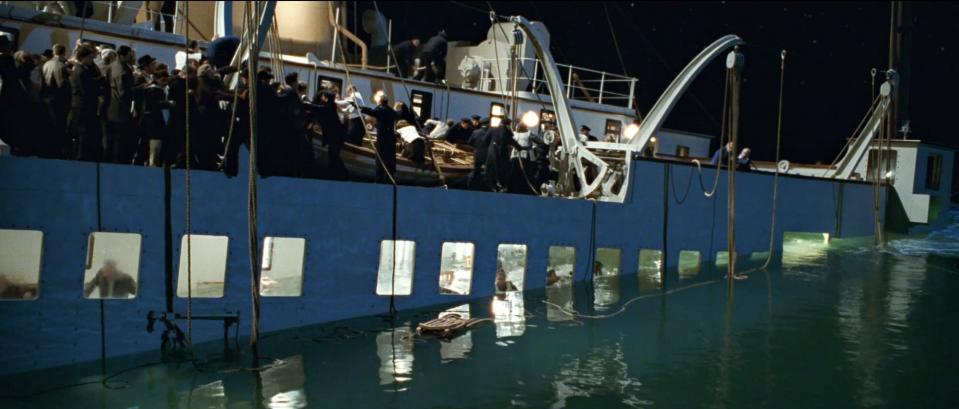 The 'Titanic' sinks on set