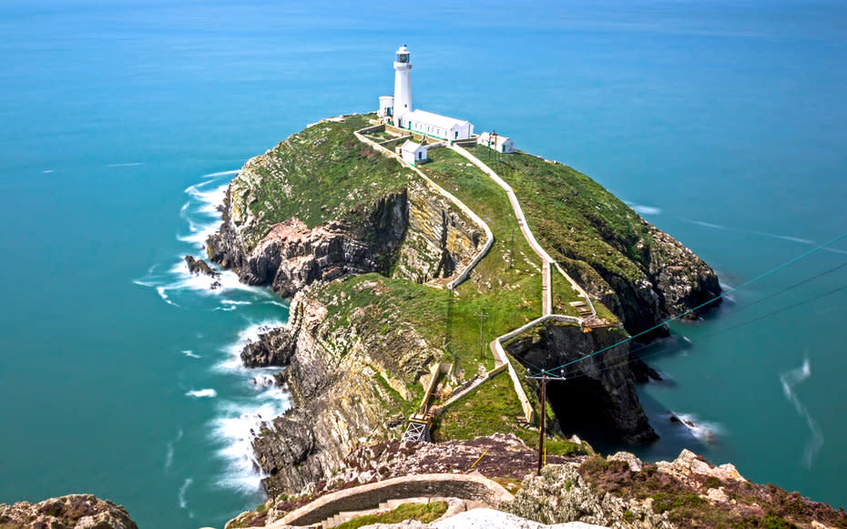 <p>The South Stack Lighthouse is known not only for its incredibly scenic siting, but also for its haunted history, Popular British TV show Most Haunted visited the landmark as the premiere of its ninth season, digging into the history of The Royal Charter Storm, which sank 133 ships in the area.</p>