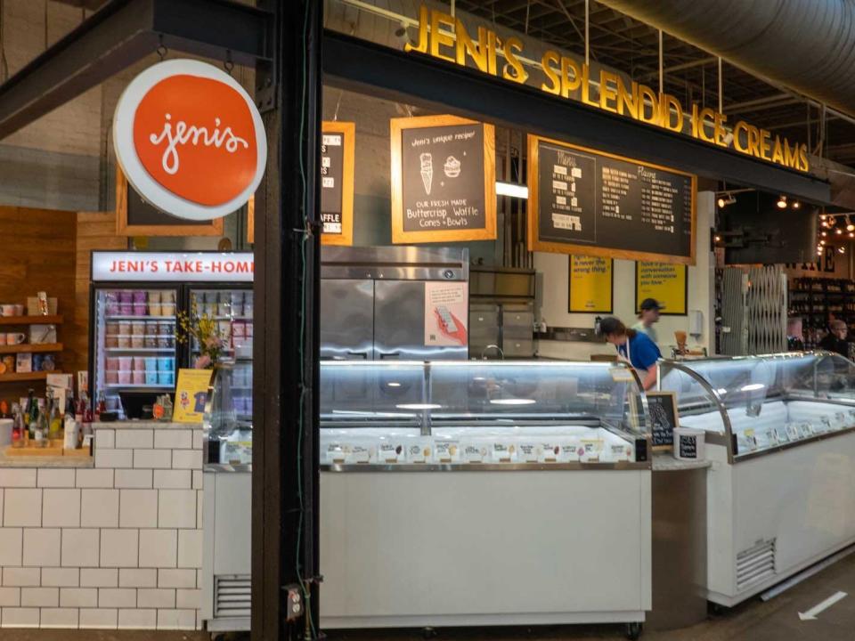 An ice cream shop with a sign that reads "Jeni's Splendid Ice Creams."