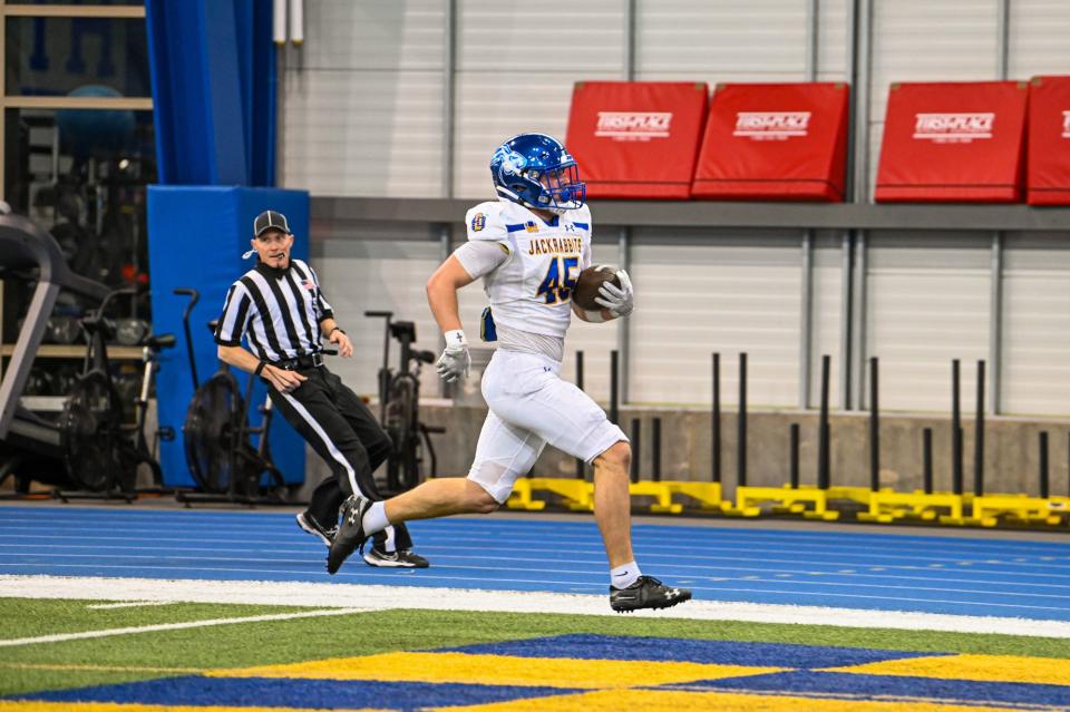 Brenden Begeman runs for a touchdown in the 2024 South Dakota State football Spring Game on Saturday, April 13, 2024.