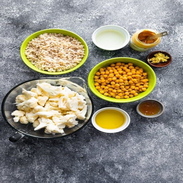 Ingredients for cauliflower cashew bowls.