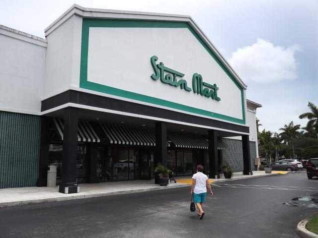 Off-Price Retailer Stein Mart Files for Bankruptcy, Plans to Close Stores -  WSJ