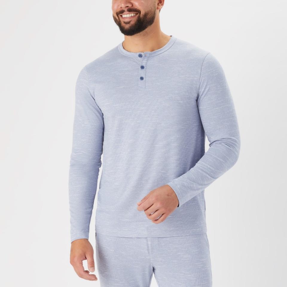 Recovir men's sleepwear.