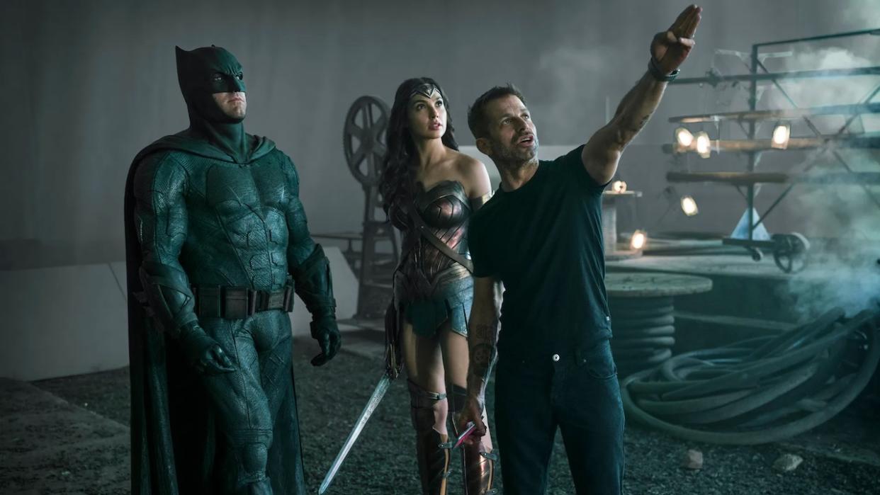  Zack Snyder directing Ben Affleck and Gal Gadot as Batman and Wonder Woman in Justice League 