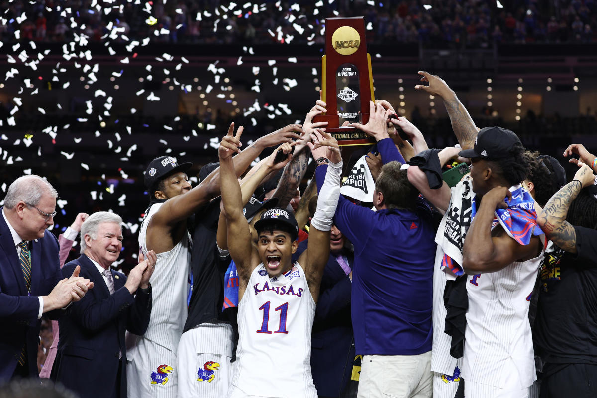 Kansas Jayhawks beat Tar Heels, 72-69, in NCAA men's title game