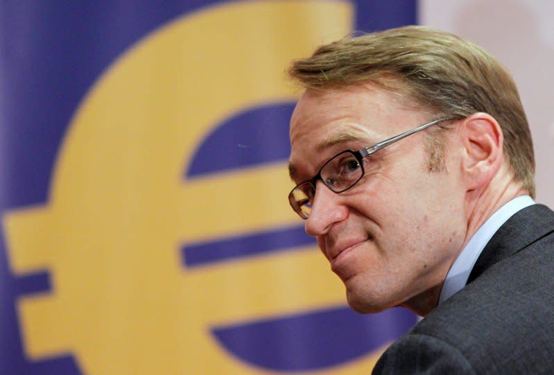 FILE PHOTO: Jens Weidmann, President of German Bundesbank attends the Generation Euro Students' Award ceremony at the European Central Bank (ECB) headquarters in Frankfurt June 20, 2012. REUTERS/Alex Domanski/File Photo