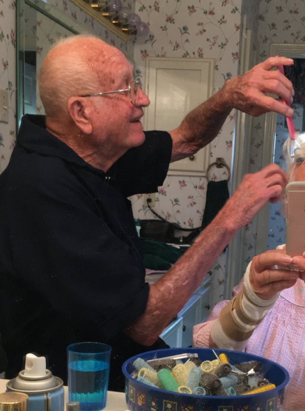 Adorable Photo Of Grandfather Doing His Wifes Hair Goes Viral 6027