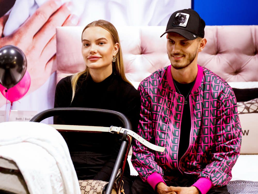 Cheyenne Ochsenknecht mit Freund Nino und ihrem Baby Mavie. (Bild: getty/Isa Foltin / Getty Images)