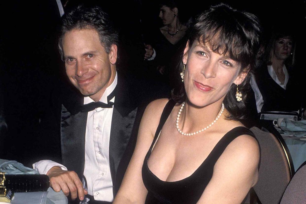 <p>Ron Galella/Ron Galella Collection via Getty</p> Christopher Guest and Jamie Lee Curtis