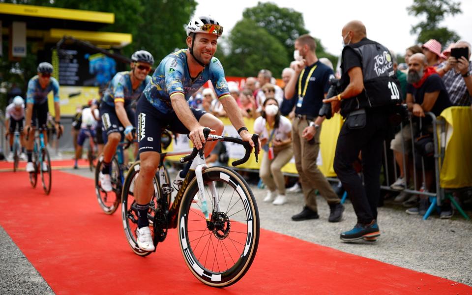 Mark Cavendish - Tour de France stage four latest: Mark Cavendish eyes new stage win record &#x002013; live