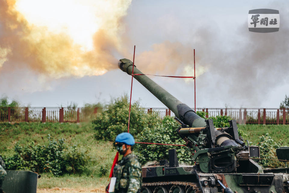 ▲中國軍事威脅與日俱增，兩岸軍力懸殊再度受關注。圖為2021年漢光37號演習，台中番仔寮陣地「聯合反登陸作戰操演」M110A2自走砲射擊。（圖／軍聞社提供）