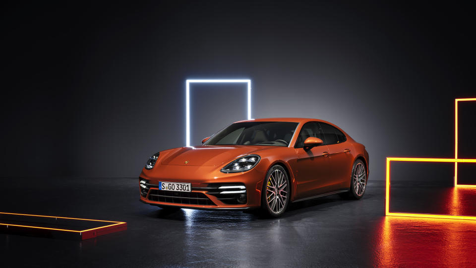 小改款 Porsche Panamera 499 萬起，頂級車型 3.1 秒破百