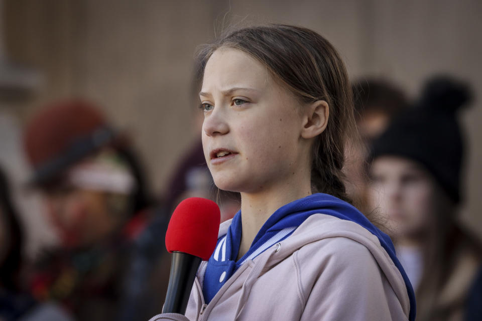 La activista sueca Greta Thunberg hablando en la huelga climática promovida por el movimiento #FridaysForFuture el 11 de octubre de 2019 en el Civic Center Park en Denver, Colorado. (Foto de Marc Piscotty / Getty Images)