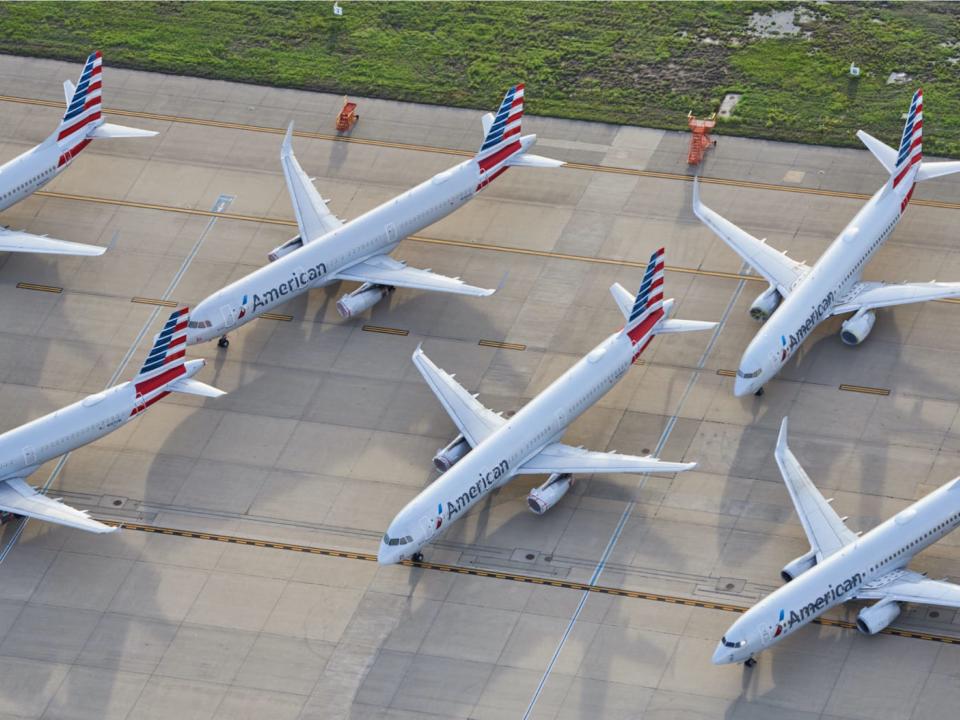 Grounded airliners COVID-19