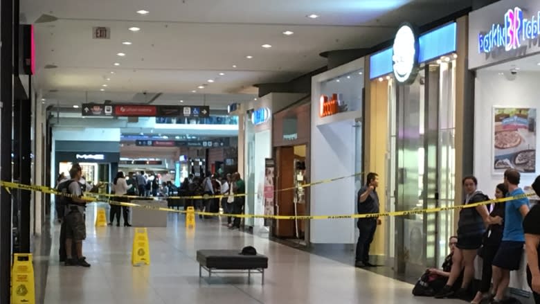 Man stabbed multiple times with steak knife in Eaton Centre was known to police: source