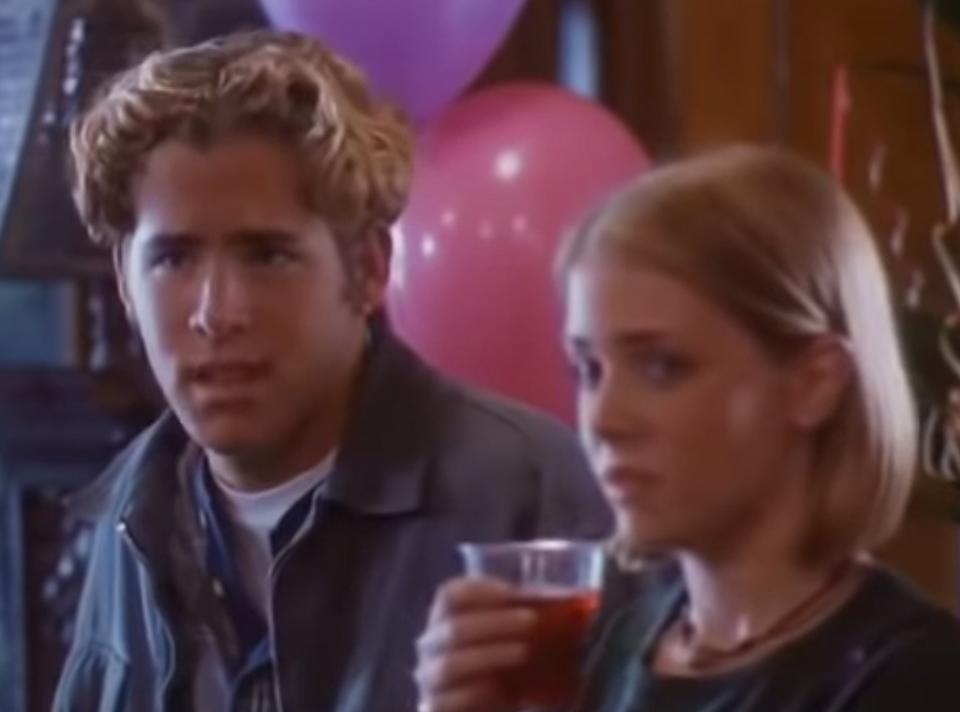 Melissa Joan Hart and Ryan Reynolds