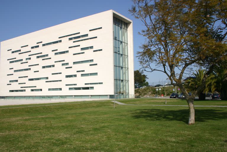 El campus de la Universidad NOVA de Lisboa, Portugal, establecimiento educativo dentro del cual murió la infante de 10 meses