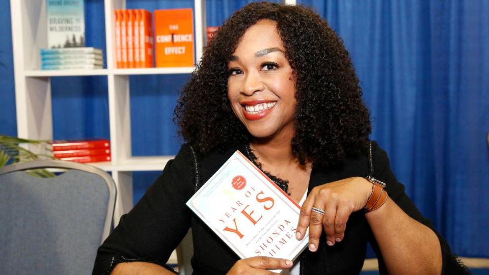 PHILADELPHIA, PA - OCTOBER 03: Screenwriter, director and producer Shonda Rhimes signs her book, 