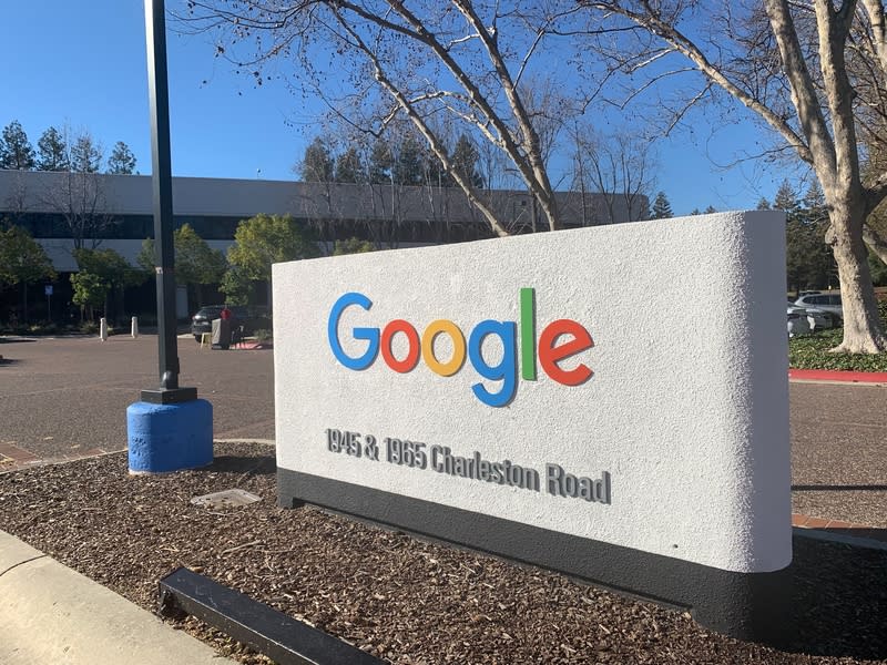 Google將關閉加州新聞網站連結 Google表示，將對加州部分用戶關閉加州新聞網站連 結，並暫停對加州新聞生態系投資，以此作為對「加 州新聞保護法案」的回應。該法要求科技公司向出版 商支付新聞內容費用。 中央社記者張欣瑜舊金山攝 113年4月13日 