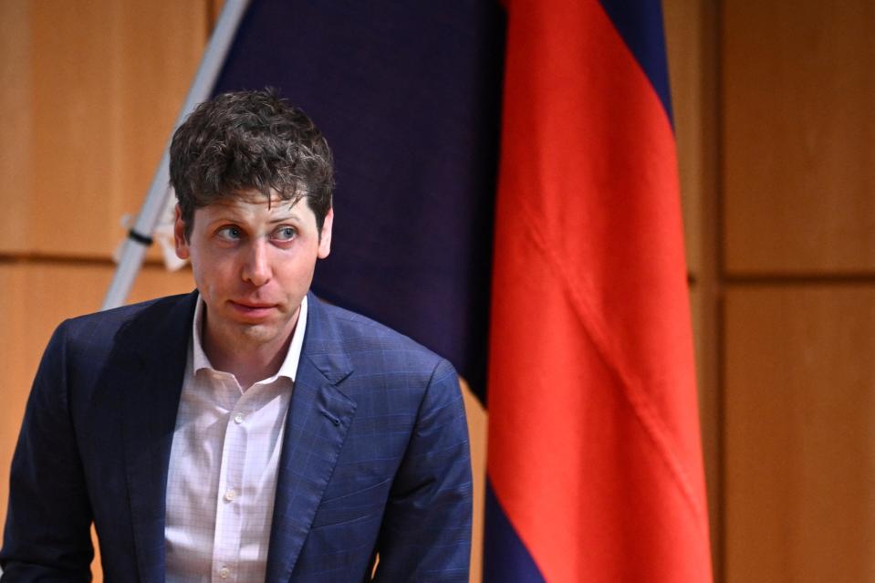 Sam Altman, PDG d'OpenAI, arrive à l'université Keio de Tokyo le 12 juin 2023. (Photo de Philip FONG / AFP) (Photo de PHILIP FONG/AFP via Getty Images)