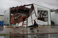 <p>A damaged building is seen after Hurricane Harvey passed through on August 26, 2017 in Rockport, Texas. (Photo: Joe Raedle/Getty Images) </p>