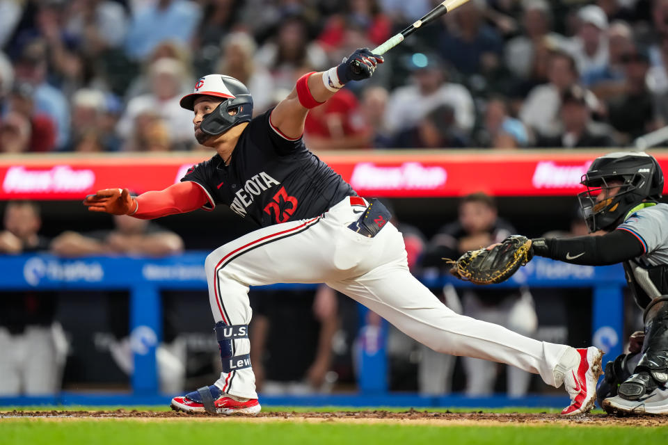 Cedera sekali lagi membatasi kemampuan Royce Lewis untuk tetap berada di lapangan untuk si Kembar. (Foto oleh Brace Hemmelgarn/Minnesota Twins/Getty Images)