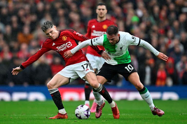 Alejandro Garnacho y Alexis Mac Allister fueron actores importantes en la función que brindaron Manchester United y Liverpool