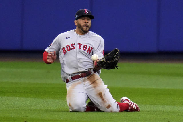 Kids Again: Red Sox, Orioles cardboard race Little Leaguers