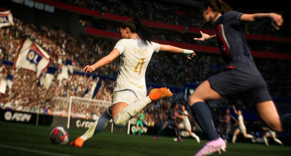 EA FC 24 was the first game in the series to allow women footballers to be included in Ultimate Team squads alongside men. (EA)