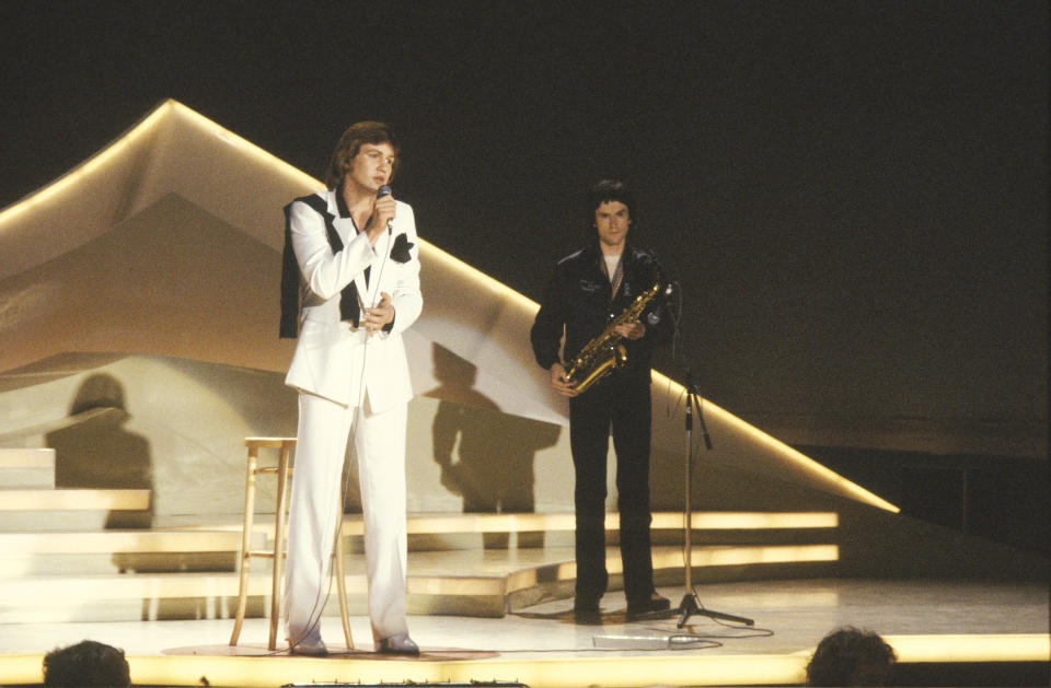 Grand Prix de l'Eurovision 1980: winner Johnny Logan   (Photo by Sobli/RDB/ullstein bild via Getty Images)