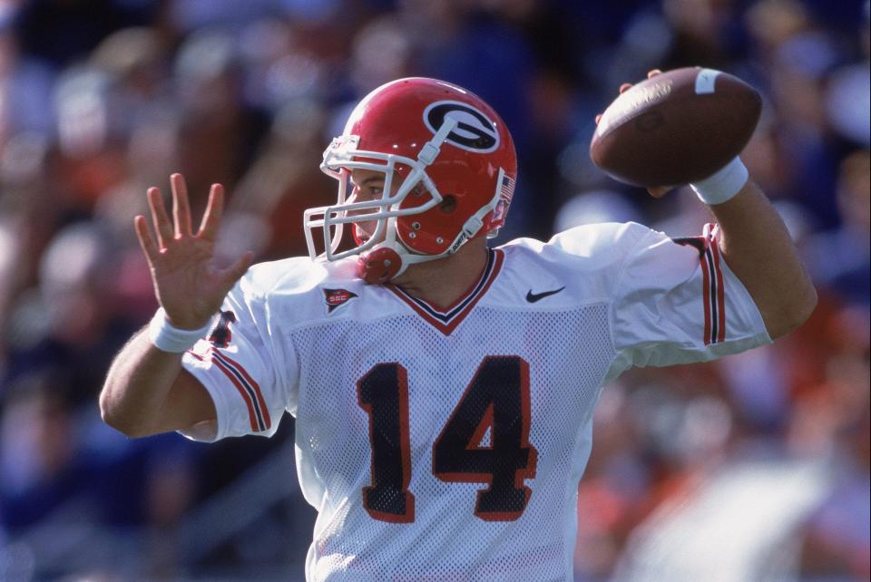 27 Oct 2001:  David Greene #14 of the Georgia Bulldogs throws a pass during the game against the Florida Gators at the Alltel Stadium in Jacksonville, Florida. The Gators defeated the Bulldogs 24-10.Mandatory Credit: Andy Lyons /Allsport