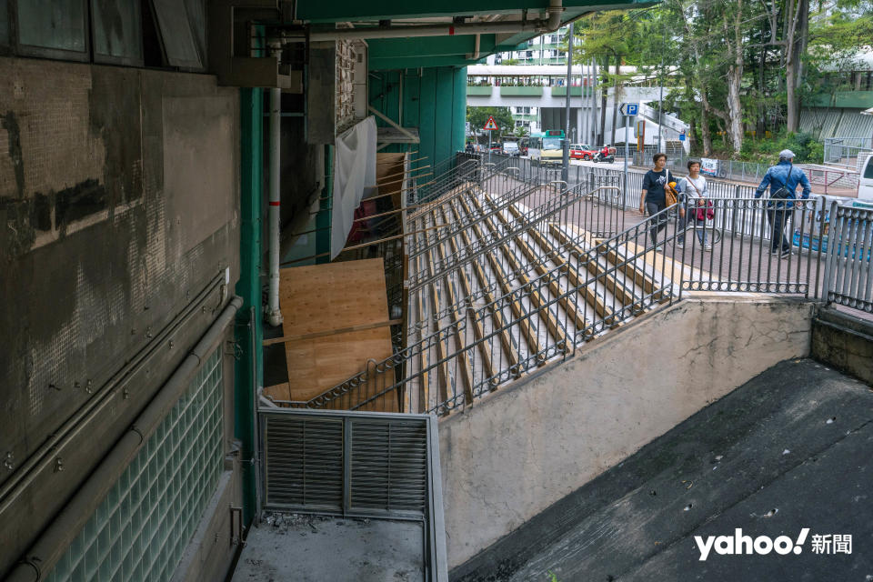 石圍角商場因進行翻新工程，多間餐廳已陸續結業。