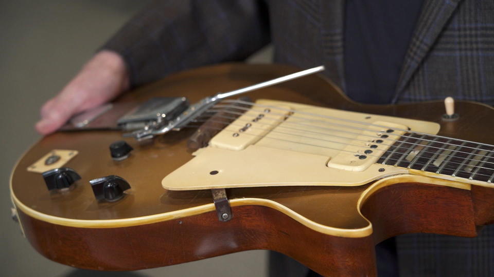 The Gibson Goldtop prototype. / Credit: CBS News