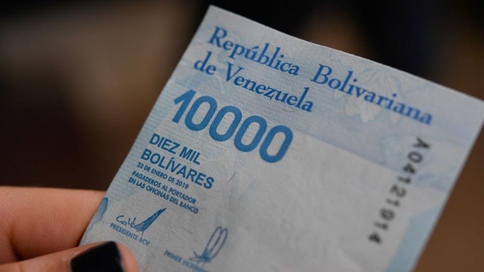 Bolívares.