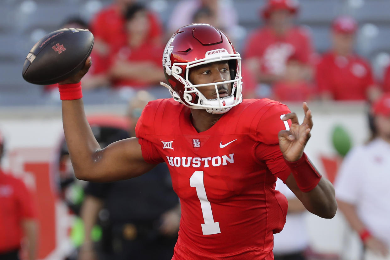 Houston quarterback Donovan Smith looks to pass the ball against Iowa State during the first half of an NCAA college football game, Saturday, Sept. 28, 2024, in Houston. (AP Photo/Michael Wyke)