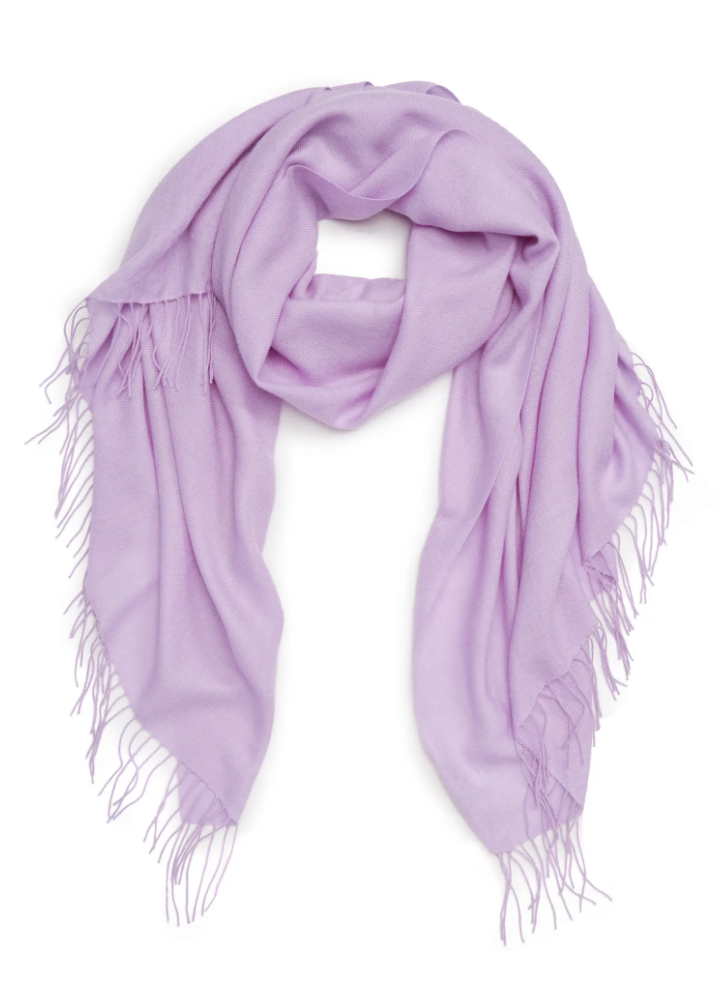 This lilac-coloured Wool & Cashmere Scarf from Nordstrom is suitable for a Valentine's Day outfit and for looks you serve throughout the spring.